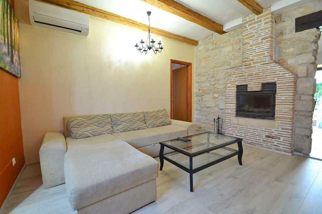 Villa Giardin Новиград Экстерьер фото